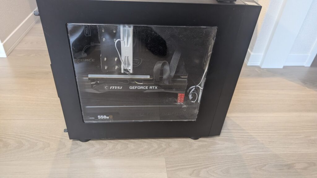 デスクトップパソコン床設置画像